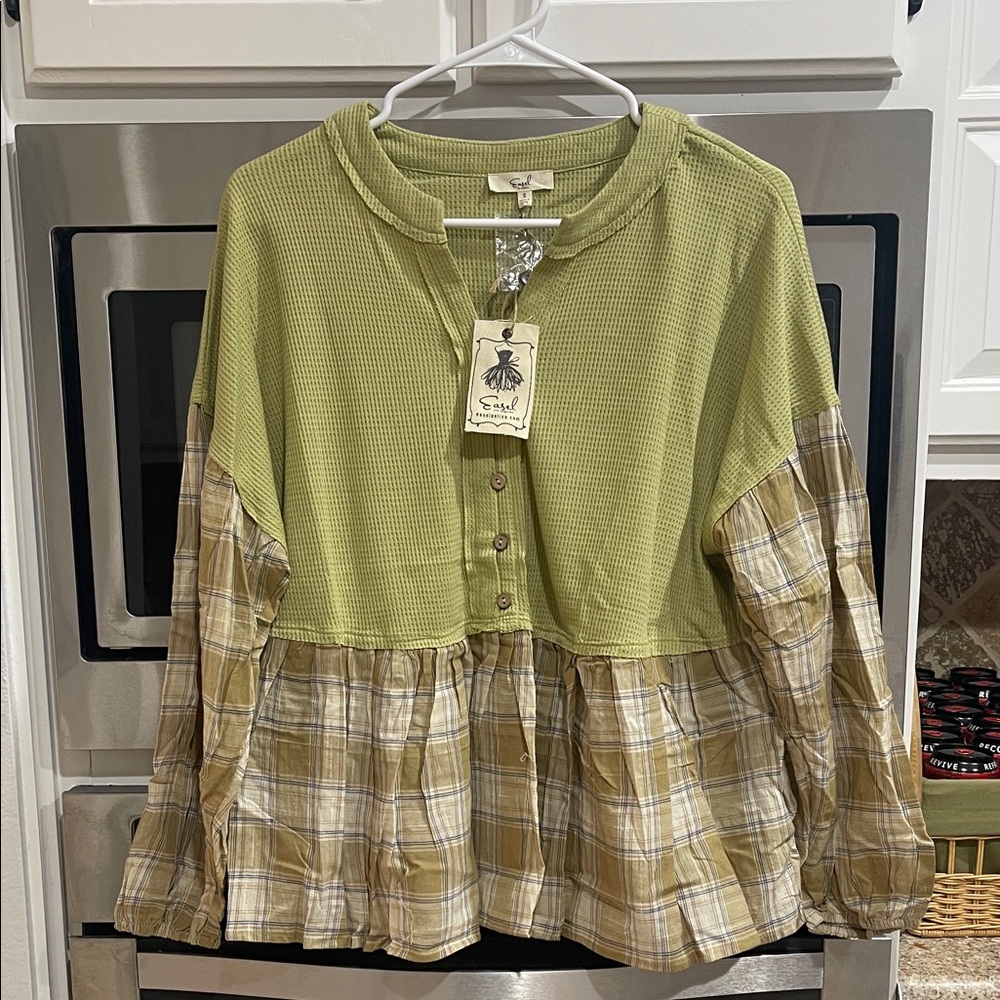 Easel Women’s Two-Tone Olive Green Waffle & Plaid Button-Front Top